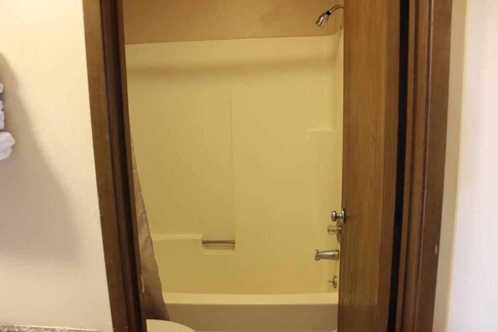 Kings Motor Inn ไฟฟ์ ห้อง รูปภาพ
